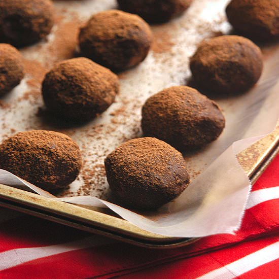 Cocoa Dusted Rum Balls - Recipe photo by bashfulbao