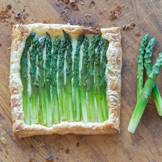 Asparagus Tart - Recipe photo by oliveoilandlemons