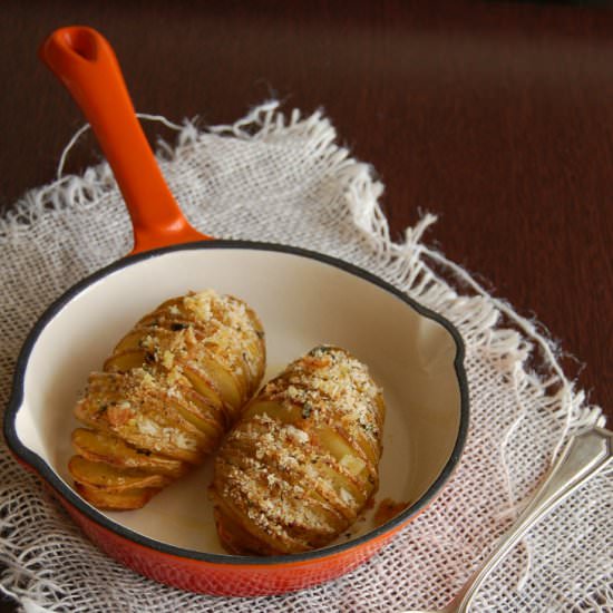 Hasselback Potatoes with Oregano - Recipe photo by Technicolor Kitchen