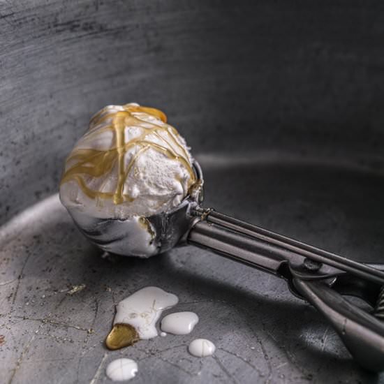 Honey and goat yogurt ice cream - Recipe photo by Minty Meta