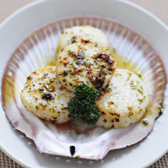 Scallops in Lemon & Herbed Butter - Recipe photo by mylalakitchen