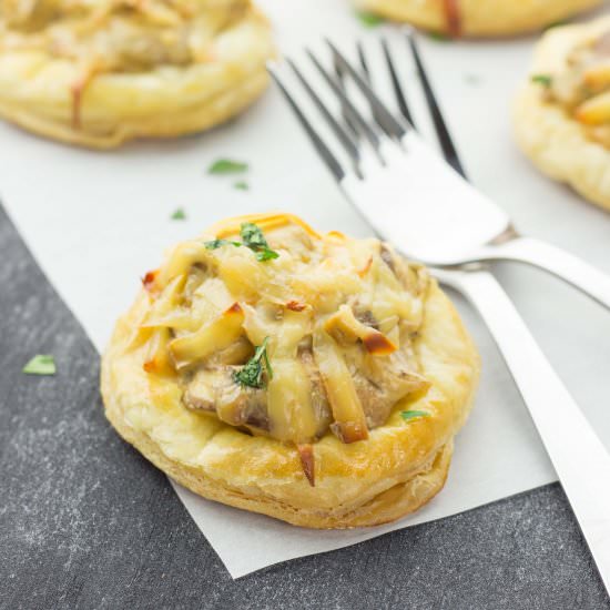 Mushroom Tartlets with Gruyére - Recipe photo by That Oven Feelin