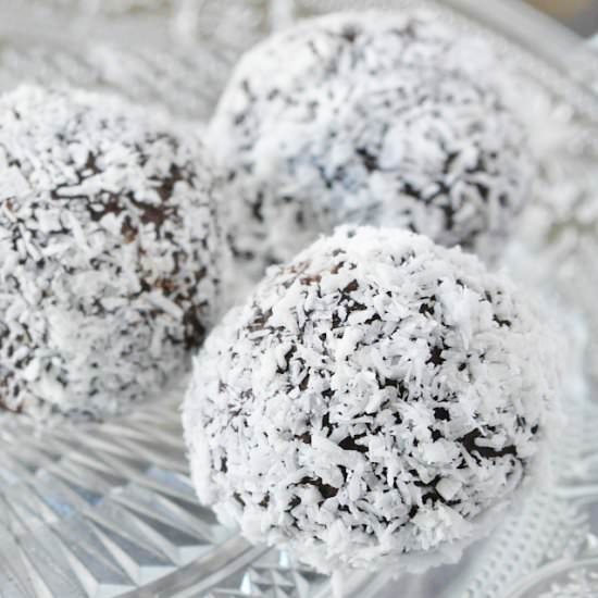 Coconut Truffles - Recipe photo by Andrea Janssen