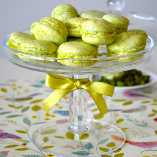 Pistachio Macarons - Recipe photo by bakerangel.com