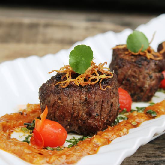 Tenderloin Steak Roasted Garlic - Recipe photo by Dentist Chef