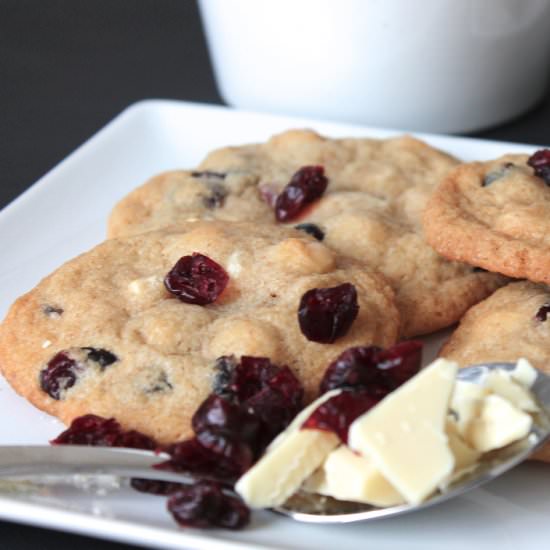 Choc, Macadamia & Cranberry Cookies - Recipe photo by itsprettynice
