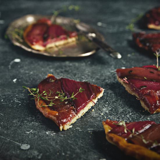 Rhubarb Tarte Tatin - Recipe photo by passthefood