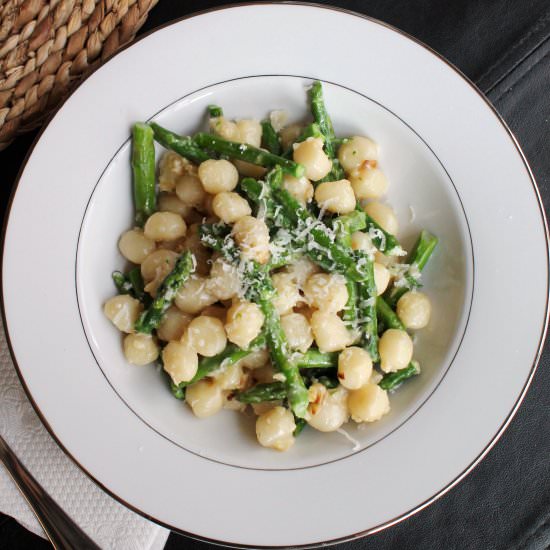 Gnocchetti w/ Asparagus & Garlic - Recipe photo by TheSpiffyCookie
