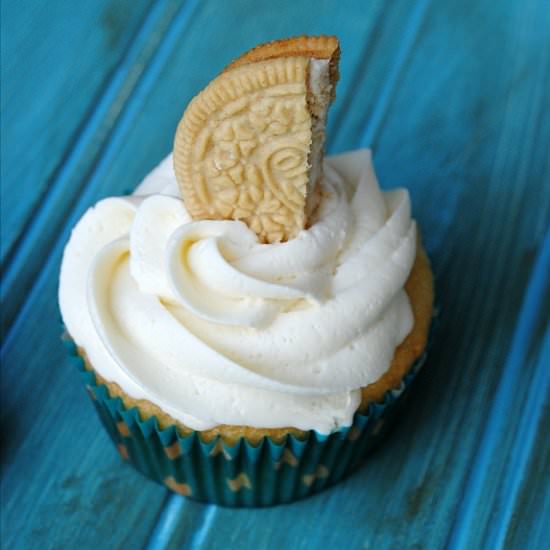 Marshmallow Crispy Oreo Cupcakes - Recipe photo by shakentogether