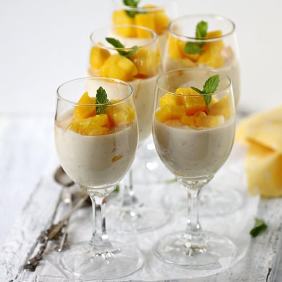 Mango Vanilla Bean Panna Cotta - Recipe photo by vindee