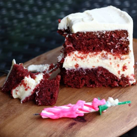 Red Velvet Cheesecake Cake - Recipe photo by littleaccidentsinthekitchen