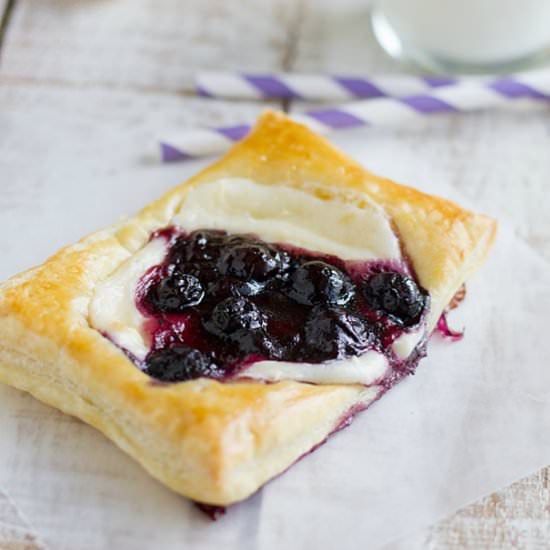 Blueberry Cream Cheese Pastries - Recipe photo by taste and tell