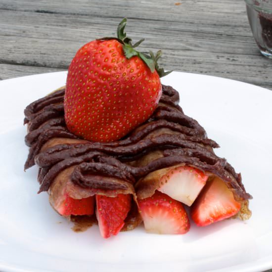 Vegan Strawberry Chocolate Crepes - Recipe photo by createnplate
