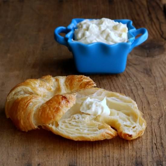 Vanilla Bean Spread - Recipe photo by Endlessly Inspired