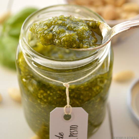 Almond & Basil Pesto - Recipe photo by Bocadinhos de Acucar