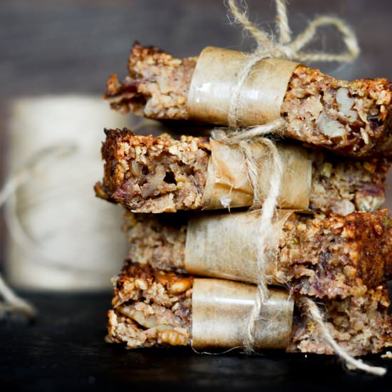 Sugar Free Banana & Date Flapjacks - Recipe photo by AFeastForTheEyes