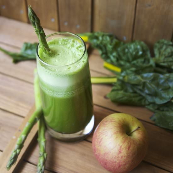 Crisp Green Juice - Recipe photo by the pescetarian and the pig