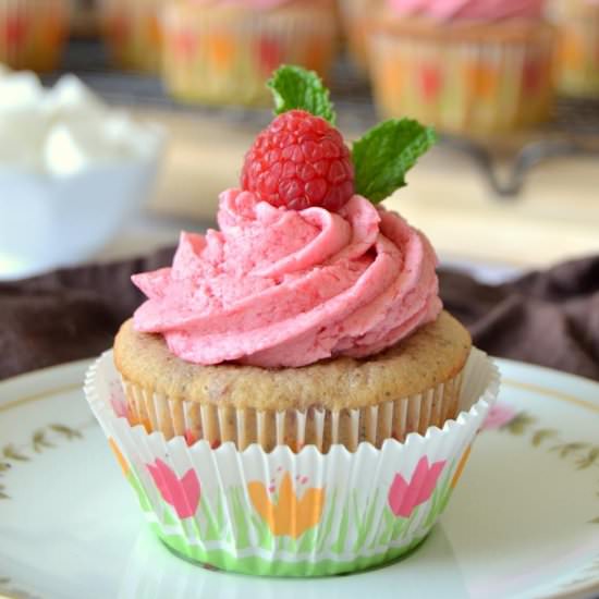 Raspberry Tea Cupcakes - Recipe photo by Fair Robin Revival
