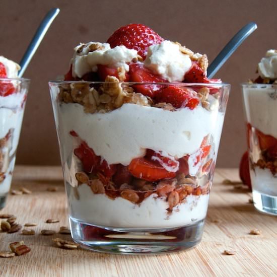 Strawberry Granola Parfait - Recipe photo by butterchantilly