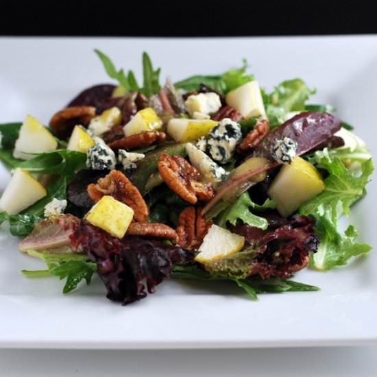 Pear, Gorgonzola & Pecan Salad - Recipe photo by culinarymamas