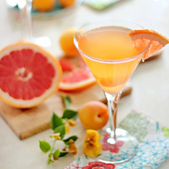 Pink grapefruit apricot martini - Recipe photo by CRAFTBERRYBUSH