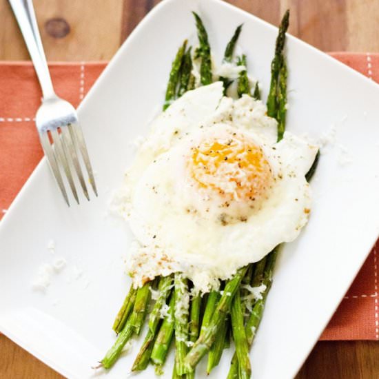 Asparagus, Fried Eggs & Parmesan - Recipe photo by amykayskitchen