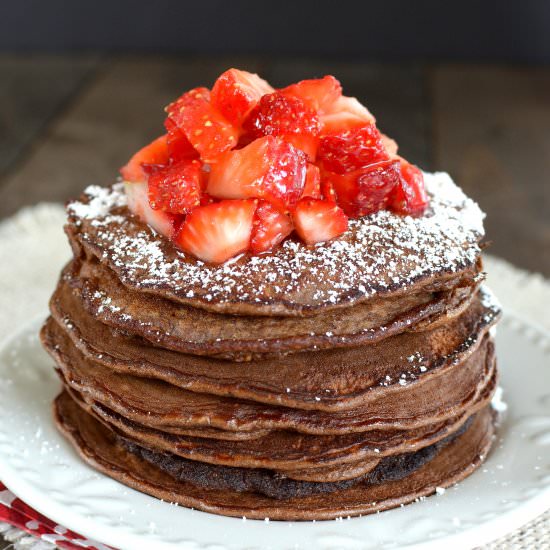 Skinny Chocolate Banana Pancakes - Recipe photo by BruCrewLife