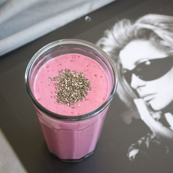 Pink Smoothie - Recipe photo by gugaskitchen
