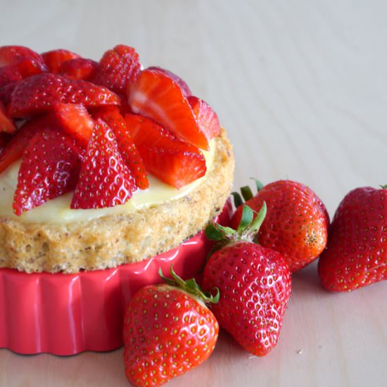 Strawberry Tartlet with Almonds - Recipe photo by julzalicious