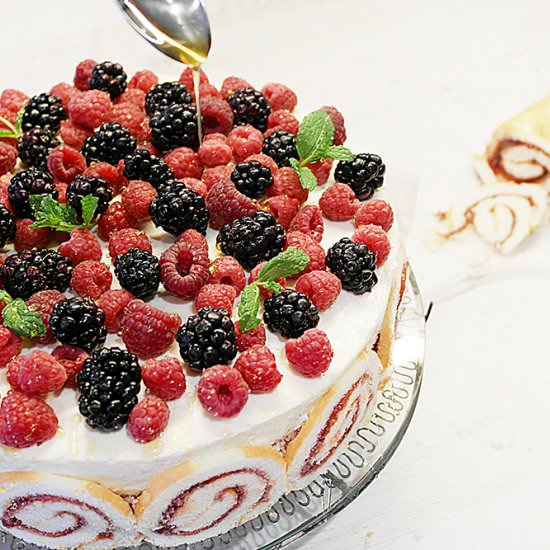 Summer Berry Cheesecake - Recipe photo by Greedy Foodster