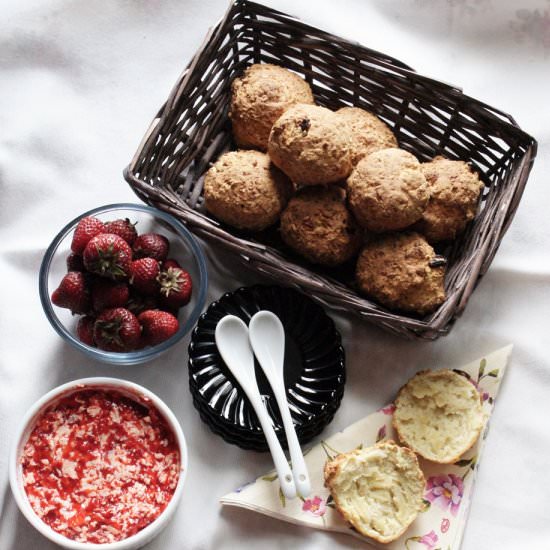 Hot Cakes with Strawberry Butter - Recipe photo by Angelika Knop