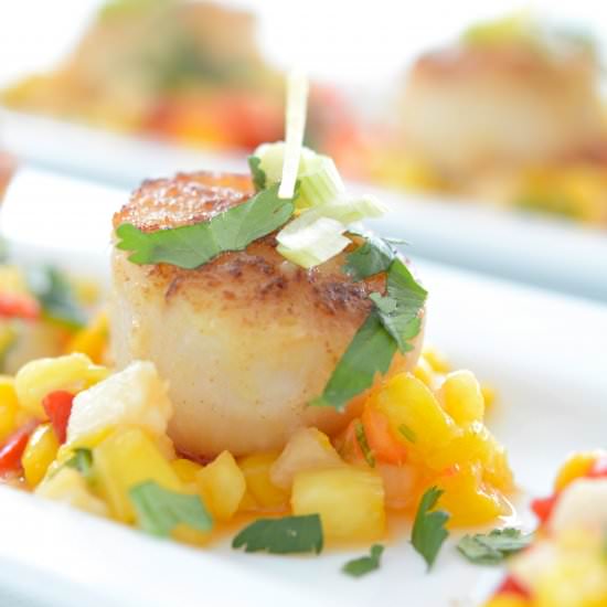 Sea Scallops w/ Mango Salsa - Recipe photo by Diva Eats World