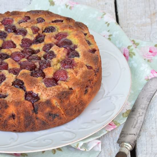 Cherry Almond Cake - Recipe photo by Ginja