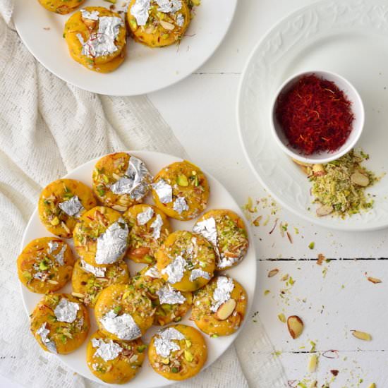 Saffron Mango Barfi (Fudge) - Recipe photo by cubesnjuliennes
