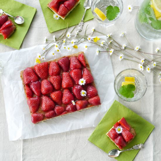 Strawberry Sheet Cake - Recipe photo by julzalicious
