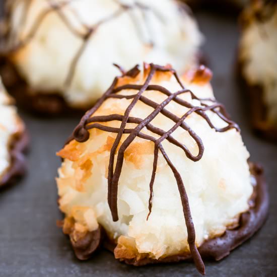 Almond Joy Coconut Macaroons - Recipe photo by bakelovegive