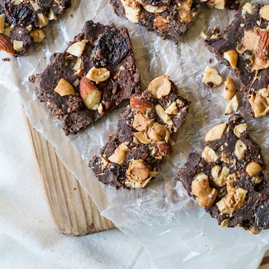 Dark Chocolate Bark with Quinoa - Recipe photo by lemonsandbasil