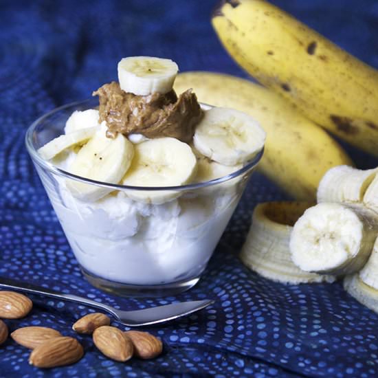 Banana Almond Crunch Greek Yogurt - Recipe photo by the pescetarian and the pig