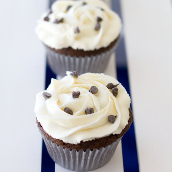 Oreo Truffle Chocolate Cupcakes - Recipe photo by a latte food
