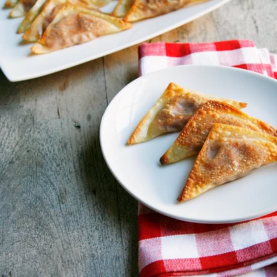 Cheesy Baked Pizza Wontons - Recipe photo by Momtastic