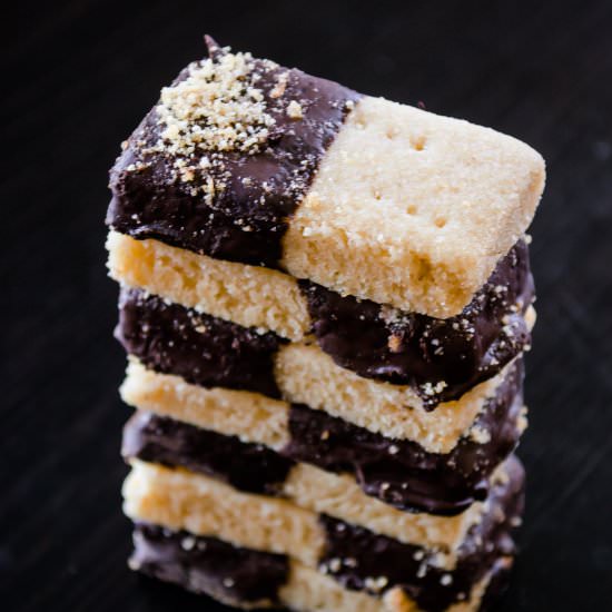Shortbread Dipped in Dark Chocolate - Recipe photo by Gastronomic Bong