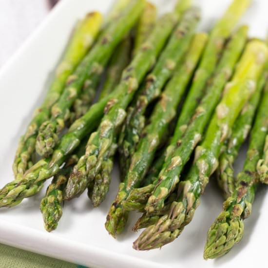 Crispy Roasted Asparagus - Recipe photo by roxyskitchen