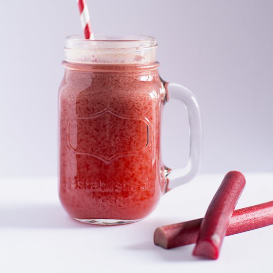 Rhubarb Apple Juice - Recipe photo by Adore Foods