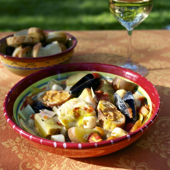 Slow Cooker Bouillabaisse - Recipe photo by Diane Balch