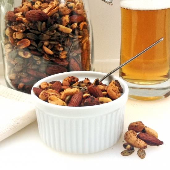 Spiced mixed nuts - Recipe photo by The Crispy Crouton