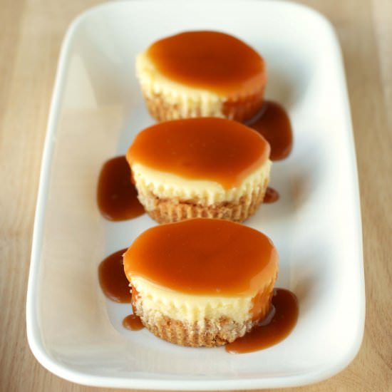 Mini Salted Caramel Cheesecakes - Recipe photo by Fridaycakenight