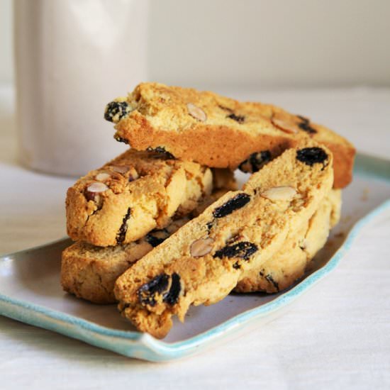 Cornmeal Honey Biscotti - Recipe photo by thetastybite