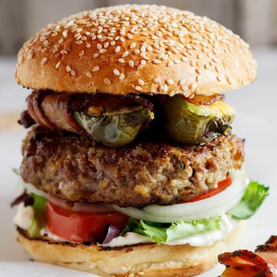 Jalapeño popper burger - Recipe photo by Simply Delicious