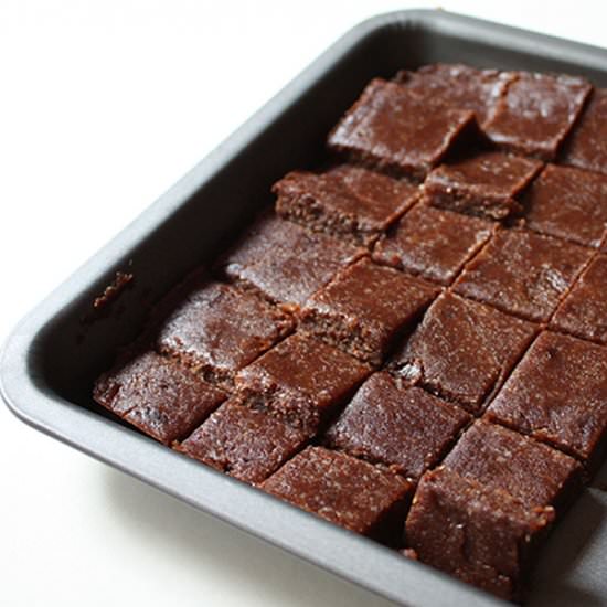 Raw Chocolate & Peanut Butter Fudge - Recipe photo by Small Acorns