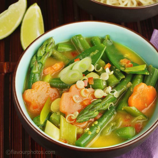 Vegan Thai Curry – Super Easy - Recipe photo by flavourphotos